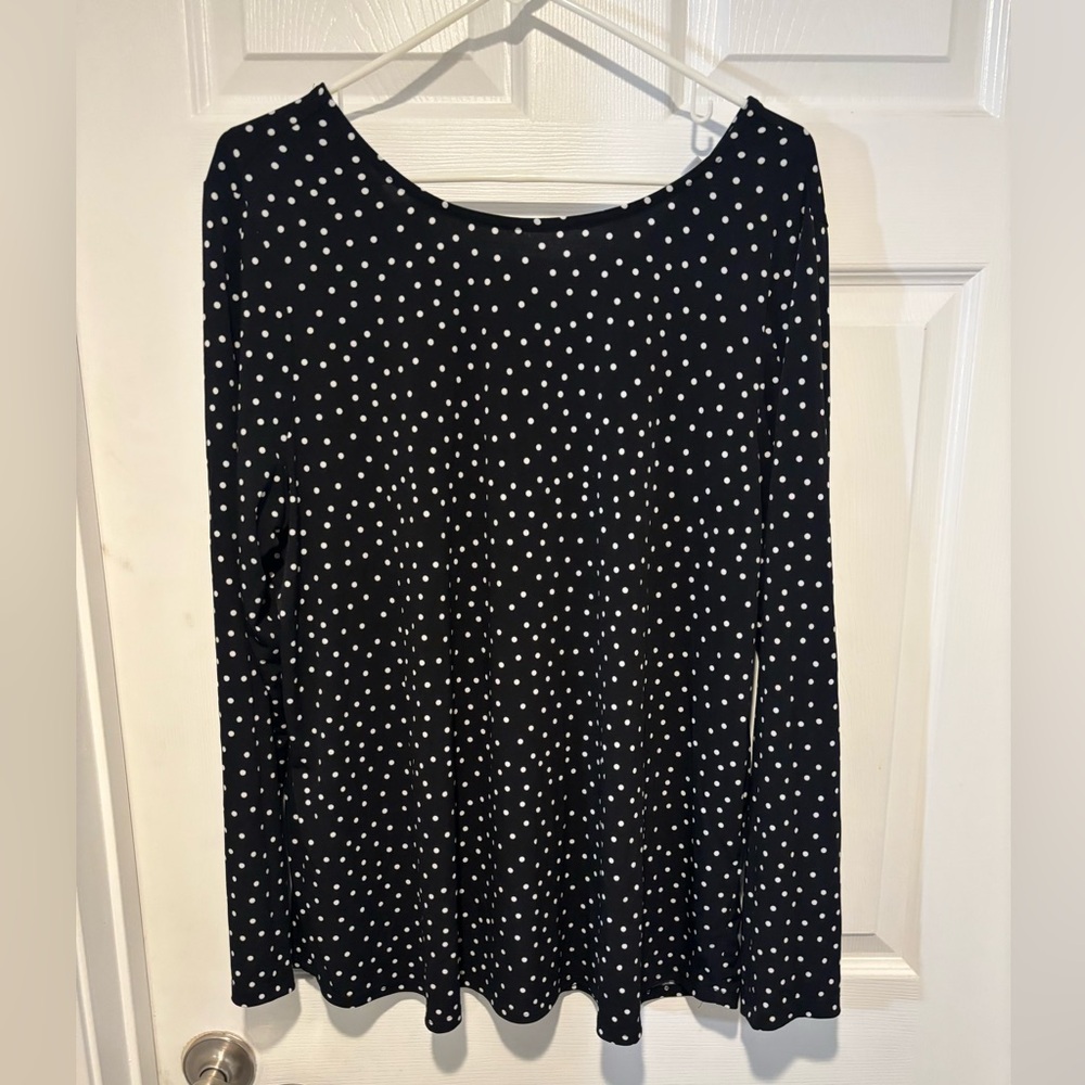 SUSAN GRAVER Black/White Polka Dot Women's Top w/Cut-Out Detail at Back of Neck - Picture 3 of 8